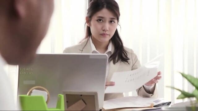 Married Office Girl S Sexy Thighs