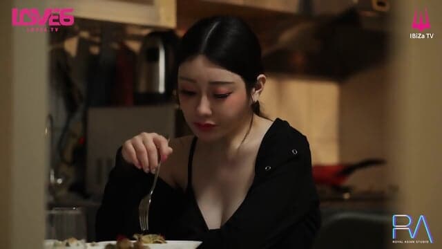 Chinese Escorts Fucking Their Customers In The VIP Lounge